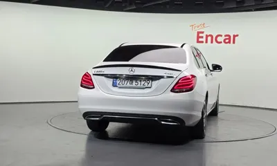 Mercedes-Benz C-Class 2017, 69493 км, за 10749.19 USD