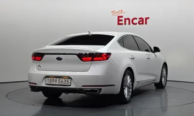 Kia K7 2018, 92027 км, за 8533.54 USD