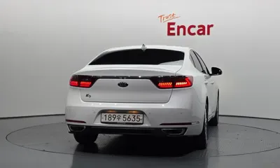 Kia K7 2018, 92027 км, за 8533.54 USD
