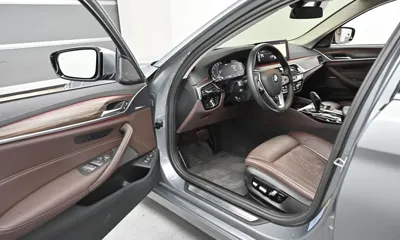 BMW 5-Series 2023, 52167 км, за 24944.2 USD - фото 11