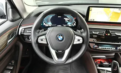 BMW 5-Series 2023, 52167 км, за 24944.2 USD - фото 13