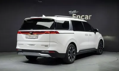 Kia Canival 2021, 112405 км, за 15953.63 USD
