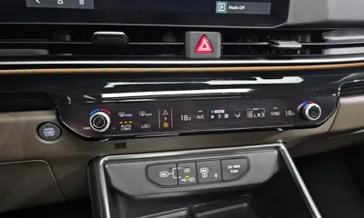 Kia Canival 2025, 32304 км, за 27674.66 USD - фото 34