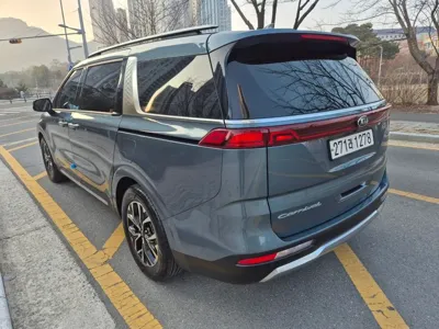 Kia Canival 2021, 17506 км, за 18905.08 USD - фото 6