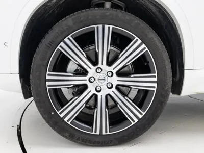 Volvo XC90 2025, 5947 км, за 50214.73 USD