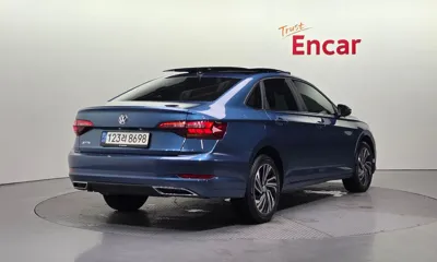 Volkswagen Jetta 2021, 40162 км, за 10246.97 USD