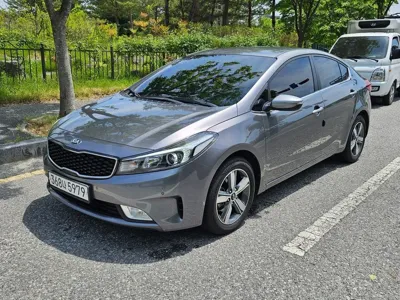 Kia K3 · 2016 год