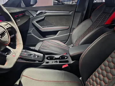 Audi RS3 2024, 2000 км, за 52196.89 USD - фото 6