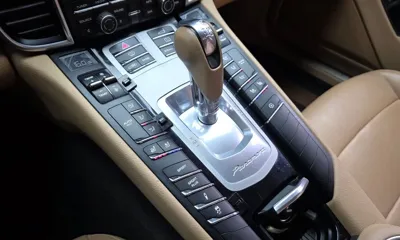 Porsche Panamera 2016, 110303 км, за 16825.23 USD - фото 9