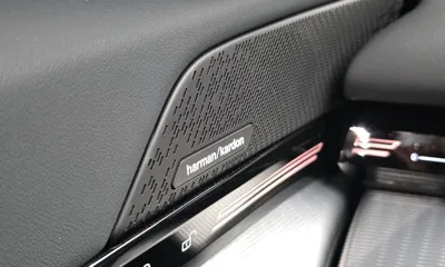 BMW 5-Series 2024, 28179 км, за 40983.64 USD - фото 38
