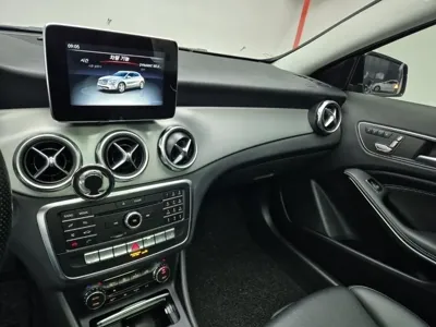 Mercedes-Benz GLA-Class 2019, 87232 км, за 11832.37 USD - фото 10