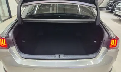 Lexus ES 2023, 34370 км, за 35504.9 USD - фото 18