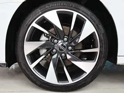 Audi A3 2023, 28000 км, за 23248.52 USD