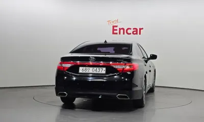 Hyundai Grandeur 2016, 185059 км, за 3938.56 USD