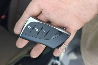 Lexus ES 2025, 4500 км, за 46322 USD - фото 2