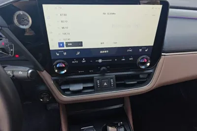 Lexus ES 2025, 4500 км, за 46322 USD - фото 6