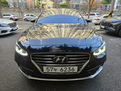 Hyundai Grandeur 2018, 106073 км, за 9076.56 USD