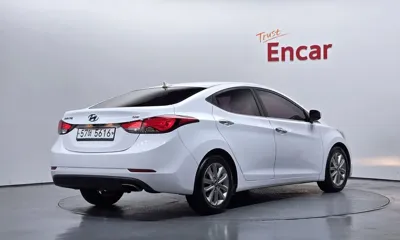 Hyundai Avante 2015, 129494 км, за 3931.99 USD