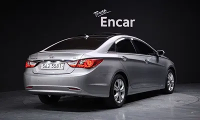 Hyundai Sonata 2010, 130747 км, за 2213.97 USD