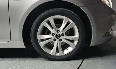 Hyundai Sonata 2010, 130747 км, за 2213.97 USD