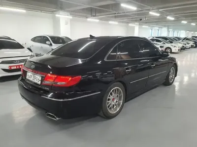 Hyundai Grandeur 2010, 107035 км, за 3048.82 USD