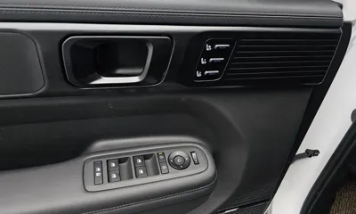 Hyundai Santafe 2024, 28285 км, за 26632.8 USD - фото 32