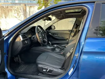 BMW 3 Series 2017, 96000 км, за 10859.12 USD