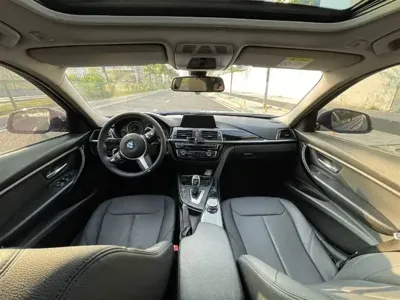 BMW 3 Series 2017, 96000 км, за 10859.12 USD