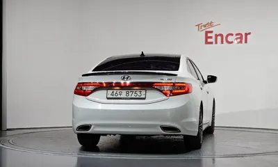 Hyundai Grandeur 2014, 172989 км, за 5267.95 USD