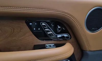 Land Rover Range Rover 2019, 130634 км, за 42870.19 USD - фото 33