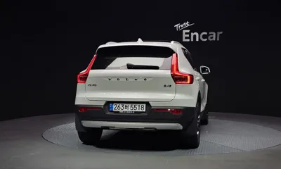 Volvo XC40 2021, 84330 км, за 19627.15 USD