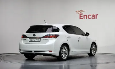 Lexus CT200h 2012, 181156 км, за 7475.78 USD