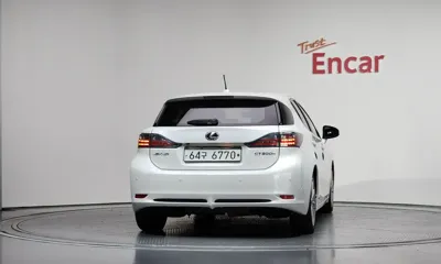 Lexus CT200h 2012, 181156 км, за 7475.78 USD