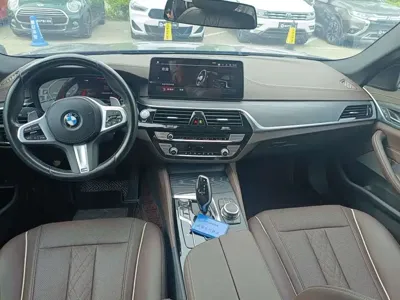 BMW 5 Series 2023, 46000 км, за 36246.26 USD - фото 8