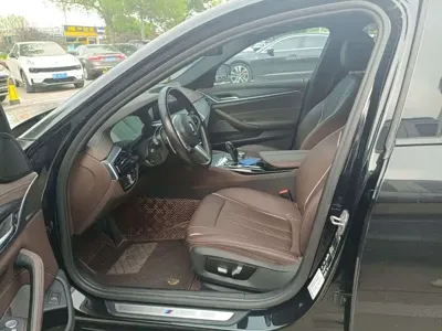 BMW 5 Series 2023, 46000 км, за 36246.26 USD - фото 9