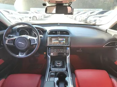 Jaguar XE 2017, 99400 км, за 5618.72 USD - фото 8