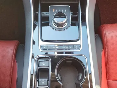 Jaguar XE 2017, 99400 км, за 5618.72 USD - фото 10