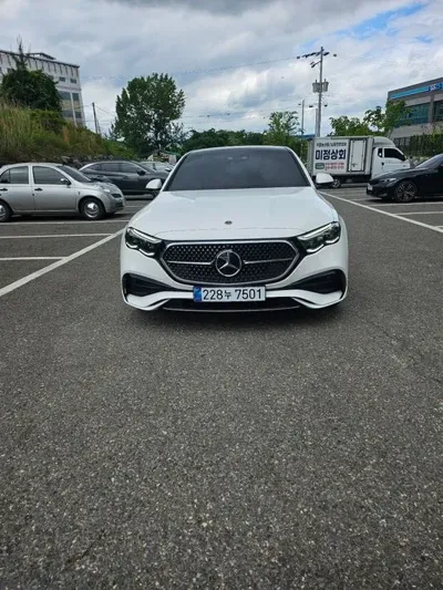 Mercedes-Benz E-Class · 2026 год