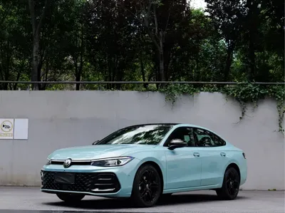 Volkswagen Passat · 2025 год