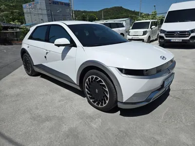 Hyundai Ioniq5 2023, 27100 км, за 24281.21 USD