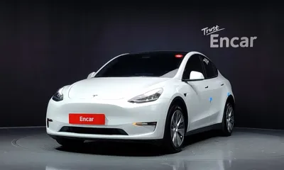 Tesla Model Y · 2022 год