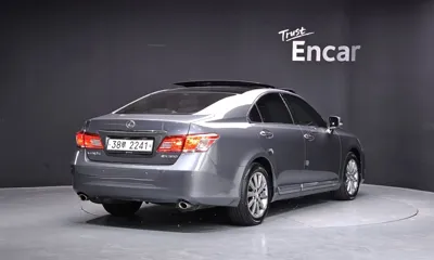 Lexus ES 2012, 96323 км, за 6236.05 USD