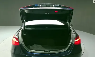 Mercedes-Benz C-Class 2022, 43759 км, за 22326.58 USD - фото 20