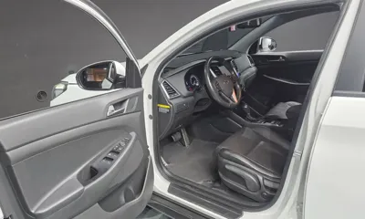 Hyundai Tucson 2018, 116524 км, за 7735.81 USD - фото 10