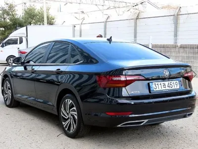 Volkswagen Jetta 2021, 84783 км, за 12052.12 USD