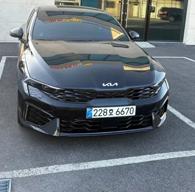 Kia K5 2025, 3300 км, за 15954.41 USD
