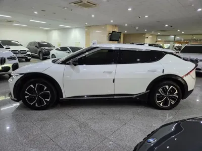 Kia EV6 2023, 23667 км, за 21433.24 USD