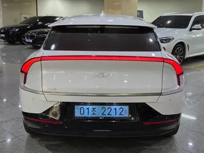 Kia EV6 2023, 23667 км, за 21433.24 USD