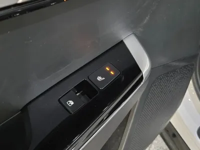 Kia EV6 2023, 23667 км, за 21402.57 USD - фото 17