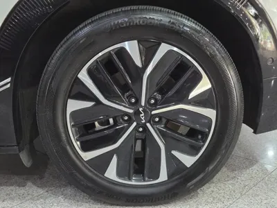 Kia EV6 2023, 23667 км, за 21402.57 USD - фото 20
